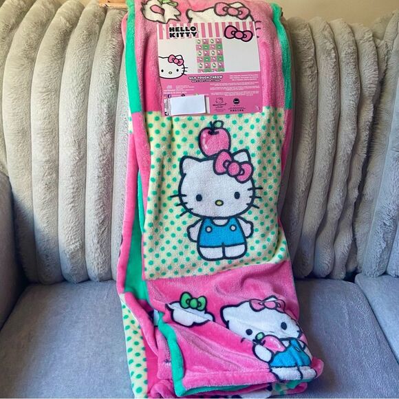 Hello Kitty Blanket - Pink and Green With Apples - Sanrio Blanket - Picture 1 of 8